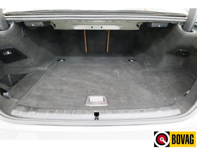 BMW 5-SERIE 545e xDrive M-Sport M-performance parts 394 PK Shadowline, Stoel + Stuurverw. 20" LMV, Ambiance verlichting, Driver assist