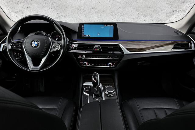 BMW 5-SERIE 530e iPerformance High Executive | Camera | cruise control | Lederen bekleding | Stoelverwarming