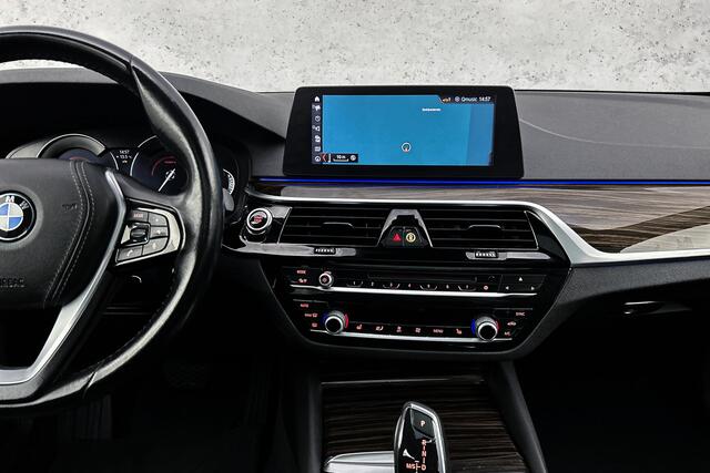 BMW 5-SERIE 530e iPerformance High Executive | Camera | cruise control | Lederen bekleding | Stoelverwarming