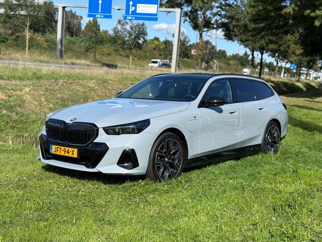 BMW 5-SERIE 530e xDrive M-Sport 299pk Pro-20 inch trekhaak pano key-less