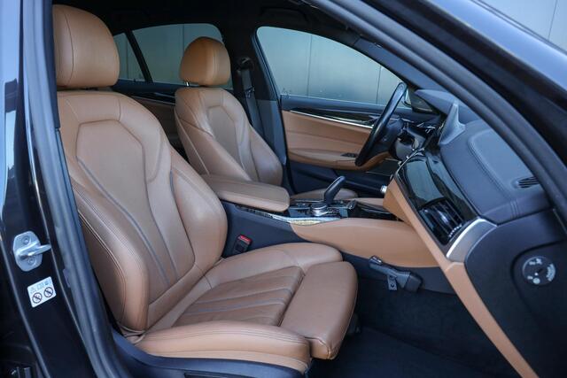 BMW 5-SERIE 520i Aut8 Exe ? Leder ? H&K ? Sfeer