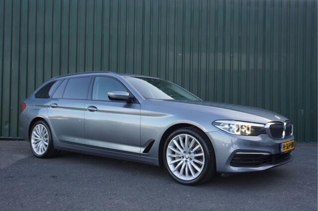 BMW 5-SERIE Touring 530i 252pk xDrive High Executive Automaat + Leer/ 19inch/ Comfortstoelen/ LED/ Garantie!
