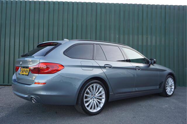 BMW 5-SERIE Touring 530i 252pk xDrive High Executive Automaat + Leer/ 19inch/ Comfortstoelen/ LED/ Garantie!
