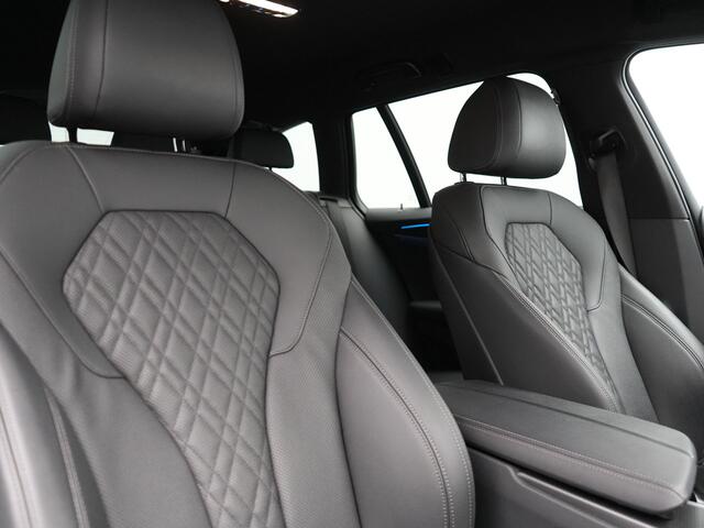 BMW 5-SERIE Touring 530e M Sport Plug In Hybrid 293pk Dealer O.H PHEV | Sfeerverlichting | Lederen Sportstoelen Verwarmd | Apple Carplay | Cruise Control | Camera | Blis | Navigatie | DAB |