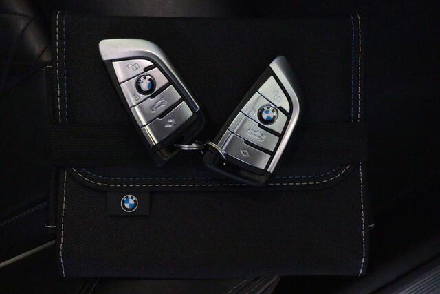 BMW 5-SERIE Touring 530e Business Edition Plus | NAVI | CAMERA + PDC | SCHUIF/KANTELDAK | HARMAN/KARDON AUDIO | TREKHAAK INKL |
