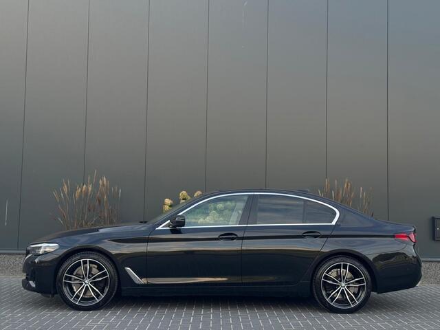 BMW 5-SERIE 520i High Exe m2021 FULL SCHUIFDAK NAVI CAMERA SPORTVELGEN