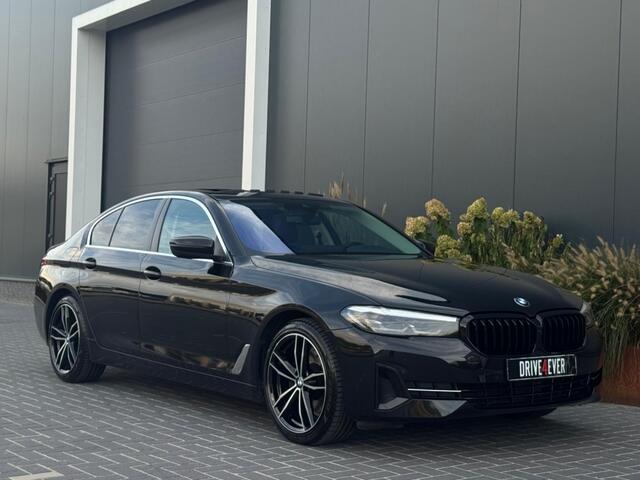BMW 5-SERIE 520i High Exe m2021 FULL SCHUIFDAK NAVI CAMERA SPORTVELGEN