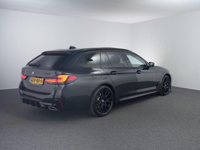 BMW 5-SERIE Touring 530i xDrive High Executive M-Sport | 4wielsturing | HUD | Pano | M remmen | 20 inch |
