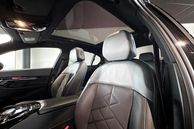 BMW 5-SERIE 550e xDrive | M Sport Pro | Bowers & Wilkins | Glazen Panoramadak | Head-up Display |