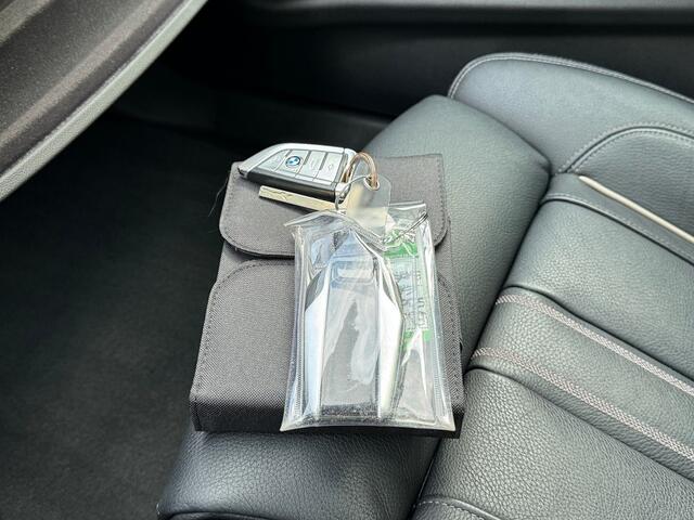 BMW 5-SERIE 530 i Touring autom High Exe Ed M-pakket digidash,panodak,zwartleer,navi,led