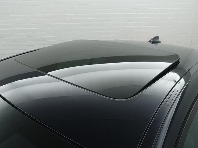 BMW 5-SERIE 530e iPerformance eDrive M Sport- Schuifdak, Head Up, Harman Kardon, Stuur/Stoelverwarming, 360 Camera