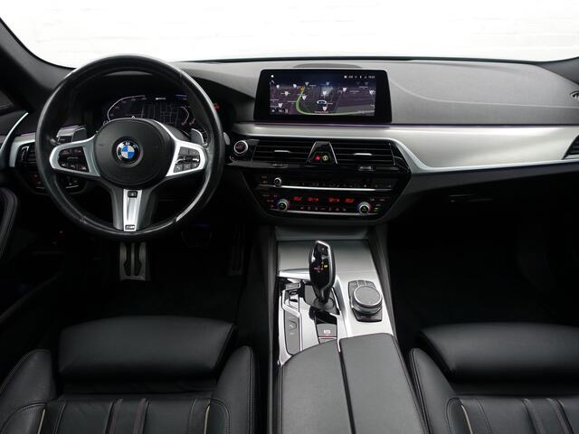 BMW 5-SERIE 530e iPerformance eDrive M Sport- Schuifdak, Head Up, Harman Kardon, Stuur/Stoelverwarming, 360 Camera