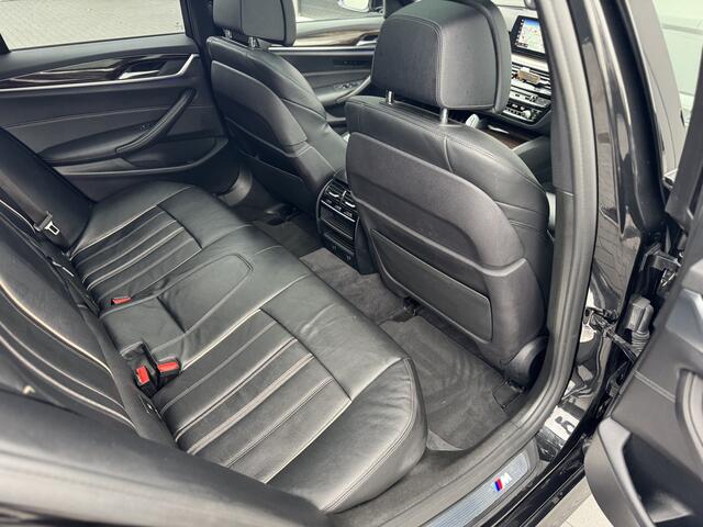 BMW 5-SERIE Touring 530i xDrive M Sport High Executive | Panorama | HUD | 19" | Keyless