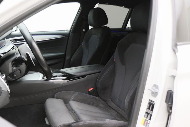 BMW 5-SERIE 530e iPerformance High Executive M Sport Softclose, Camera, H&K, Head-Up, Apple Carplay, Trekhaak, Keyless