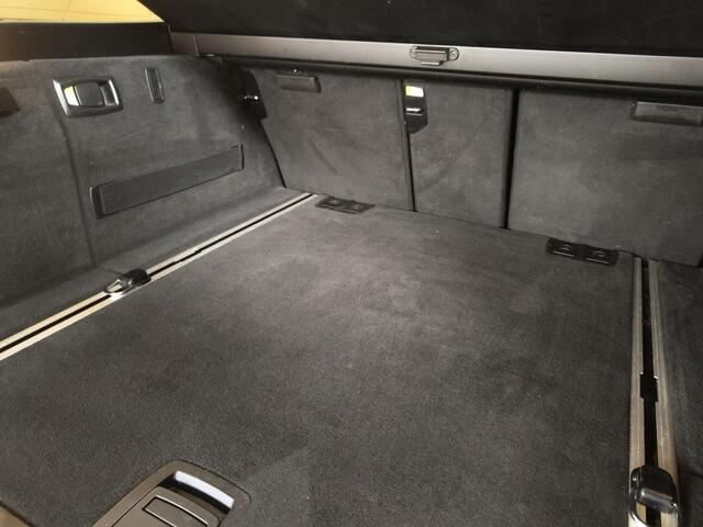 BMW 5-SERIE Touring 520d M Sport Edition standkachel | adaptive cruise en led | leer | comfortstoelen