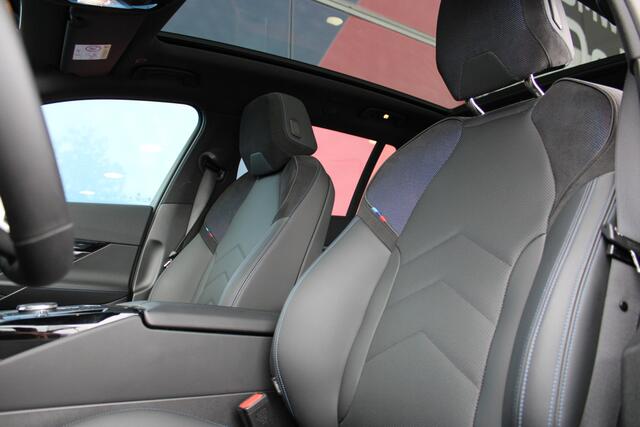 BMW 5-SERIE Touring 530e M Sport Automaat / Panoramadak / Trekhaak / Achteruitrijcamera / Adaptieve LED / M Sportonderstel / Parking Assistant / Stoelverwarming