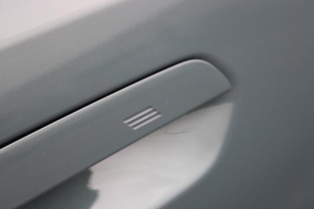 BMW 5-SERIE Touring 530e M Sport Automaat / Panoramadak / Trekhaak / Achteruitrijcamera / Adaptieve LED / M Sportonderstel / Parking Assistant / Stoelverwarming