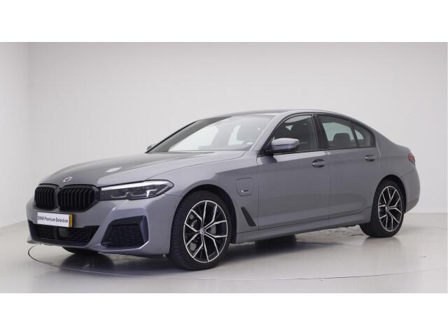 BMW 5-SERIE 530e M-Sport | 19" | Trekhaak | Harman Kardon | Driving Assistant Professional |