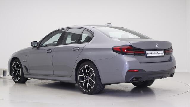 BMW 5-SERIE 530e M-Sport | 19" | Trekhaak | Harman Kardon | Driving Assistant Professional |