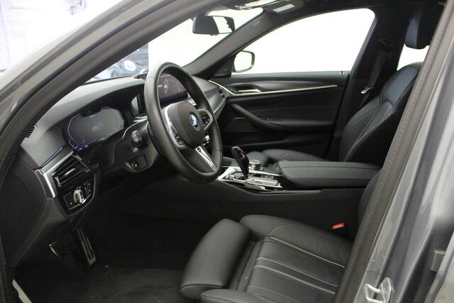 BMW 5-SERIE 530e M-Sport | 19" | Trekhaak | Harman Kardon | Driving Assistant Professional |