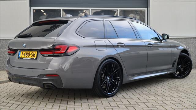 BMW 5-SERIE Touring 530i High Executive M-Sport 20inch / Bernina Grau / Pano / Camera / Laser