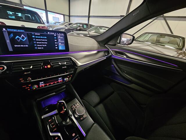 BMW 5-SERIE Touring 530e High Executive + M-SPORT + LASER + PANO DAK + HARMAN KARDON + KEYLESS