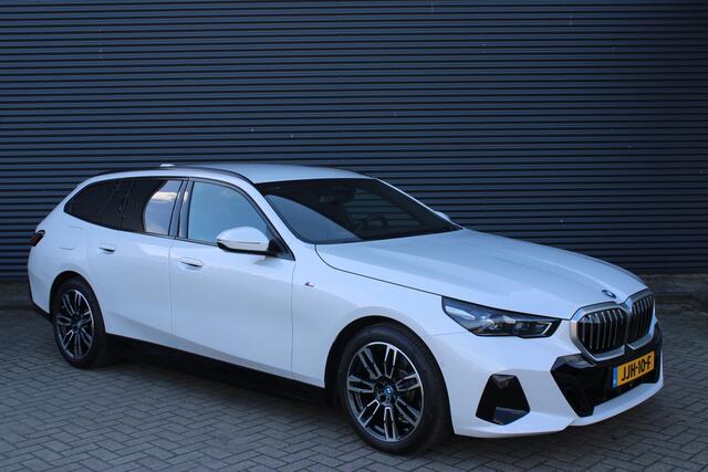 BMW 5-SERIE Touring 530e M Sport Head-Up Espressobruin-Leer Harman-Kardon Adaptive-Cruise
