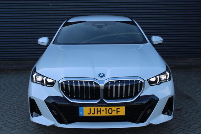 BMW 5-SERIE Touring 530e M Sport Head-Up Espressobruin-Leer Harman-Kardon Adaptive-Cruise