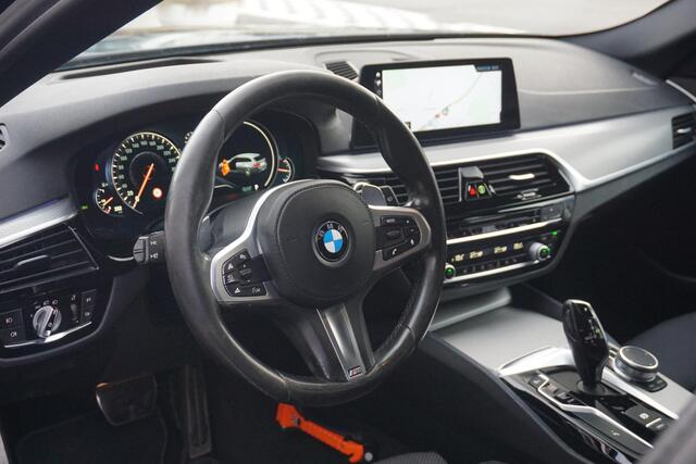 BMW 5-SERIE Touring 530i High Executive | M pakket | Trekhaak | ACC