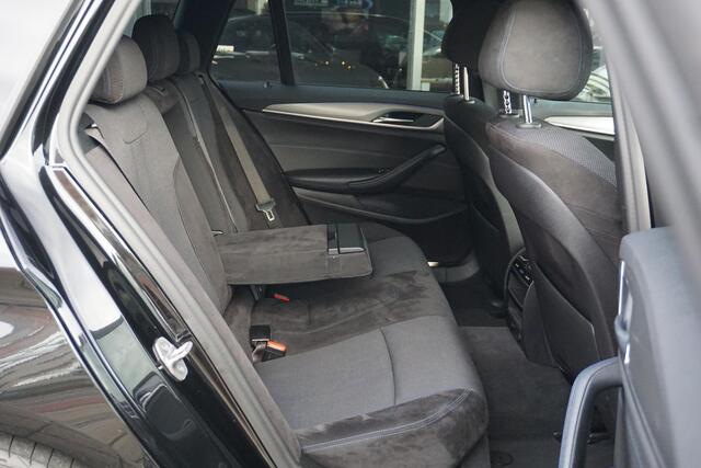 BMW 5-SERIE Touring 530i High Executive | M pakket | Trekhaak | ACC