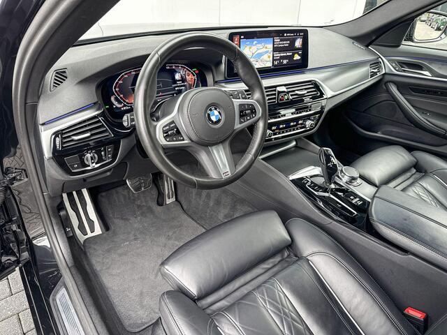 BMW 5-SERIE Touring 520i M Sport | Trekhaak | Panoramadak