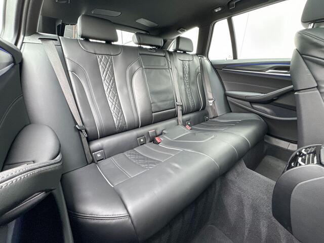 BMW 5-SERIE Touring 520i M Sport | Trekhaak | Panoramadak