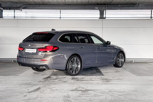 BMW 5-SERIE Touring 520i Business Edition Plus