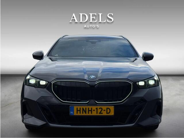 BMW 5-SERIE Touring 530e M Sport Pro Edition HUD H/K Sound Trekhaak NL Auto 3500km NAP!