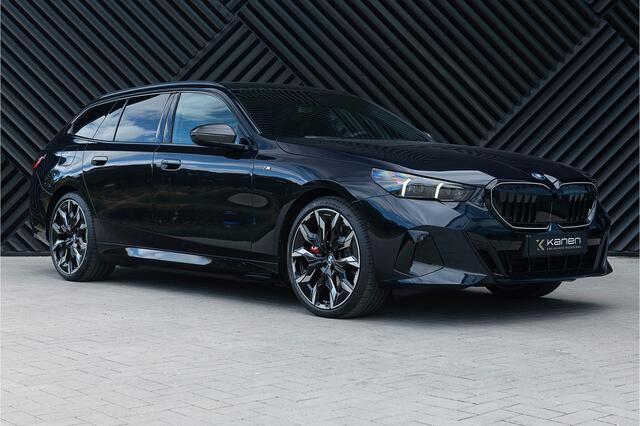 BMW 5-SERIE Touring 550e xDrive M-Sport Pro Vol !! M Stoel Bowers&Wilkens Pano Acc Headup ICONIC Stoelvent. Shadow Trekhaak