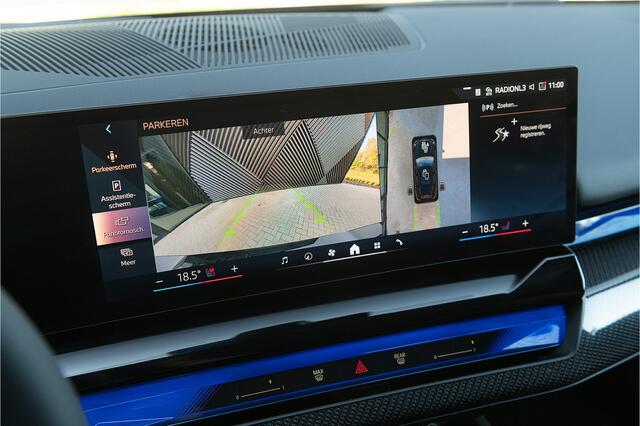 BMW 5-SERIE Touring 550e xDrive M-Sport Pro Vol !! M Stoel Bowers&Wilkens Pano Acc Headup ICONIC Stoelvent. Shadow Trekhaak