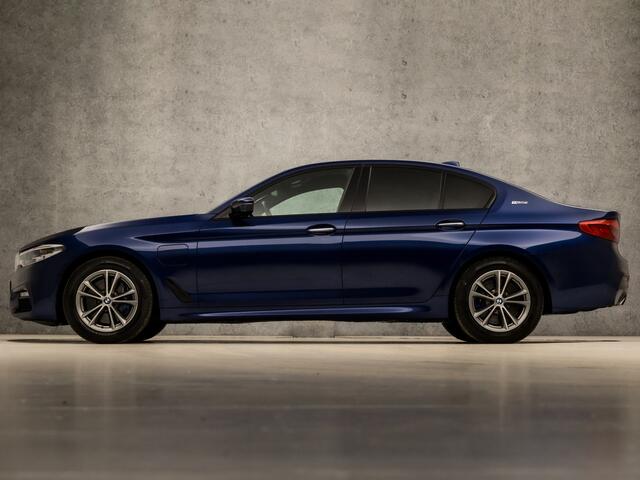 BMW 5-SERIE 530e High Executive M Sport Automaat 252Pk (GROOT NAVI, 360 CAMERA, SFEERVERLICHTING, BOWERS&WILKINS, COGNAC LEDER, MEMORY SEATS, STOELVERWARMING, NIEUWE APK, NIEUWSTAAT)