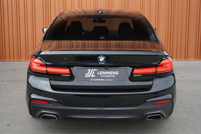 BMW 5-SERIE 520i M-Sport Leder Memory Camera NL AUTO Trekhaak