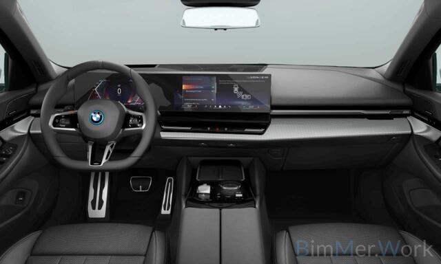BMW 5-SERIE 530e M-Sport Pano ACC 360 H/K Stoel-vent Brooklyngrau