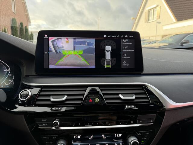 BMW 5-SERIE Touring 530e xDrive M -Sport BOMVOL! Skyscraper Grau