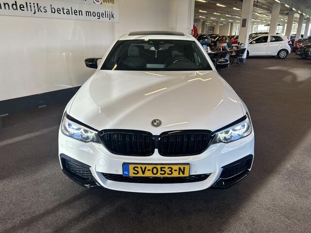 BMW 5-SERIE 530e iPerformance High Executive M Sport | Panoramadak | Stoel+Stuurverwarming | Achteruitrijcamera | Harman/Kardon | Sfeerverlichting | Adaptief onderstel | Elek. inklapbare spiegels | Park assist