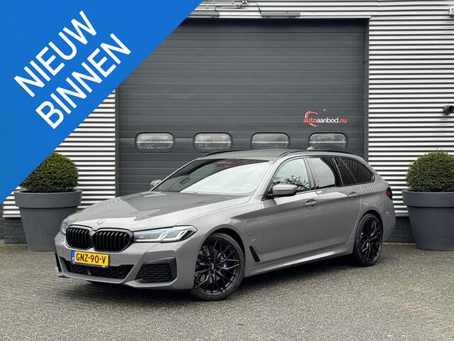 BMW 5-SERIE Touring 530e M-Sport | 360* Camera | Navigatie | Head-Up Display | 20 Inch Lichtmetalen Velgen | Elektrische Trekhaak |