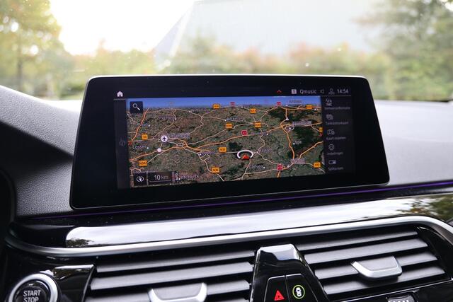 BMW 5-SERIE Touring 530d High Executive Sportline, Elektrische trekhaak, BMW Live Cockpit Professional, Shadowline, etc.