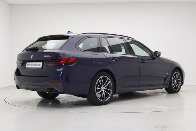 BMW 5-SERIE Touring 530e M-Sport | Panorama | Harman Kardon | Driving Assistant Professional | Trekhaak