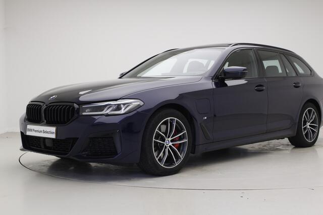 BMW 5-SERIE Touring 530e M-Sport | Panorama | Harman Kardon | Driving Assistant Professional | Trekhaak