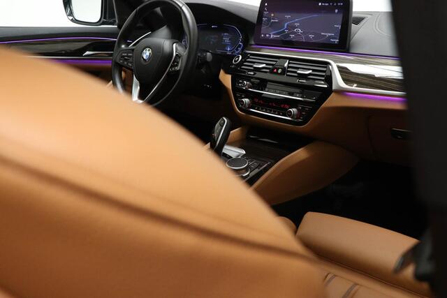BMW 5-SERIE 530e High Executive | LUXURY / AUDIO MEDIA / PARKING- PACK | HARMAN KARDON | OPEN DAK | CAMERA