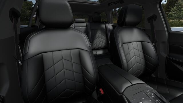 BMW 5-SERIE Touring 530e M Sport Automaat / Panoramadak / Trekhaak / Stoelventilatie / Parking Assistant Plus / Comfort Access / Adaptieve LED / M Sportonderstel / Harman-Kardon