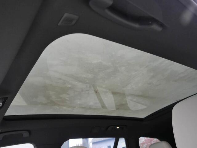 BMW 5-SERIE Touring 550e xDrive M-Sport Pro | Panorama | Trekhaak | Bowers & Wilkins Surround Sound | Stoelventilatie | 498 pk