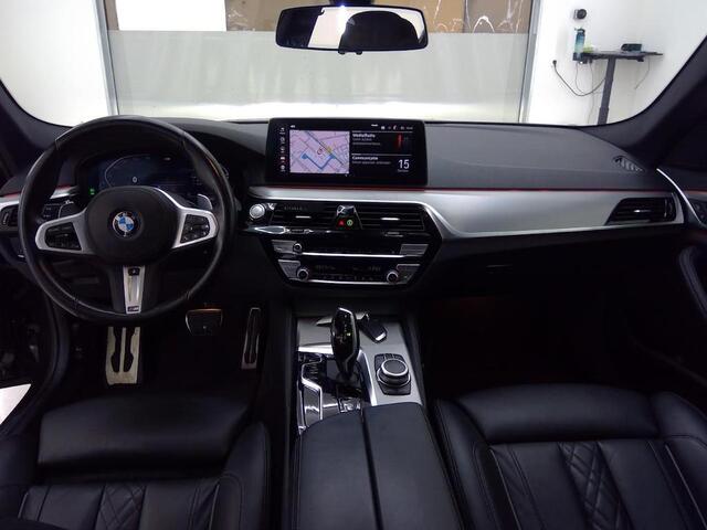 BMW 5-SERIE 520i BUSINESS EDITION PLUS I M SPORTPAKKET I SCHUIFDAK I TREKHAAK I PARKING PACK I LASER LIGHTS