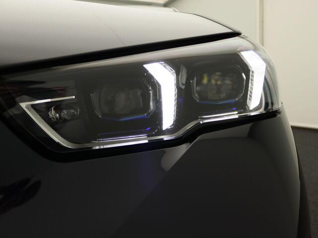 BMW 5-SERIE Sedan 550e xDrive M Sportpakket | Adaptief Onderstel Professional | Driving Assistant | Harman Kardon | 20''